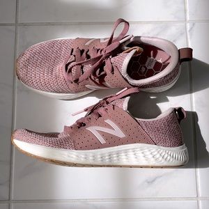 Women’s NEW BALANCE Fresh Foam in Dusty Rose